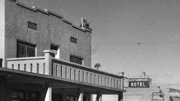 photo cottonwood hotel history
